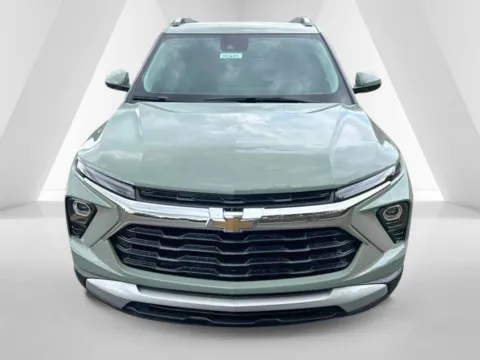 Photos of 2026 Chevrolet TrailBlazer LT for sale in Waverly, OH at Hometown Chevrolet
