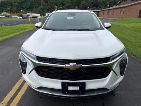 Photos of 2026 Chevrolet Trax LT for sale in Waverly, OH at Hometown Chevrolet
