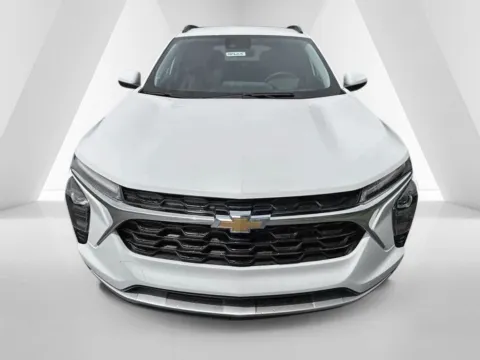 Photos of 2026 Chevrolet Trax LT for sale in Waverly, OH at Hometown Chevrolet
