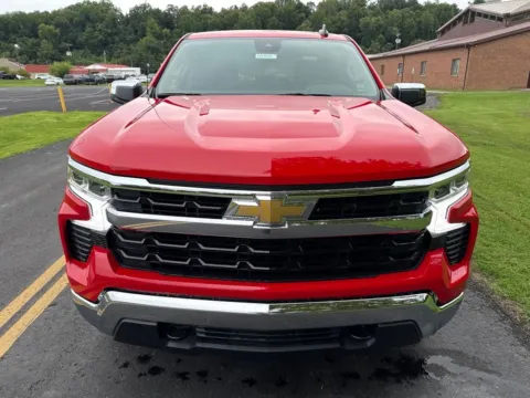 Photos of 2026 Chevrolet Silverado 1500 LT for sale in Waverly, OH at Hometown Chevrolet