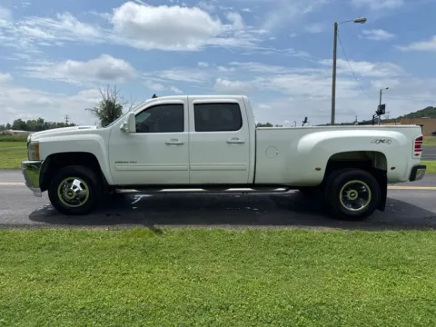 More photos of 2011 Chevrolet Silverado 3500 HD LTZ at Hometown Chevrolet, OH