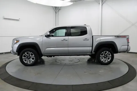 More photos of 2022 Toyota Tacoma TRD Off-Road at Hometown Chevrolet, OH