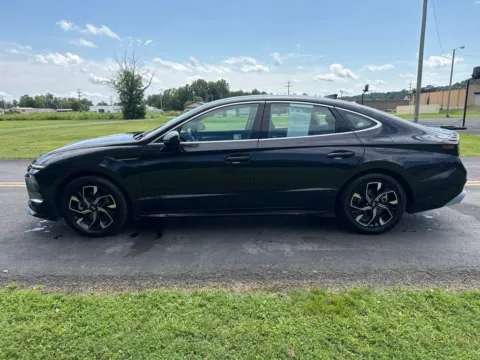 More photos of 2025 Hyundai Sonata SEL at Hometown Chevrolet, OH