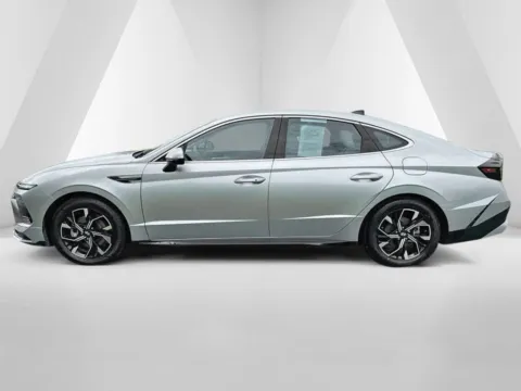 More photos of 2025 Hyundai Sonata SEL at Hometown Chevrolet, OH