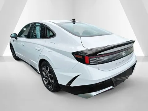 More photos of 2025 Hyundai Sonata SEL at Hometown Chevrolet, OH