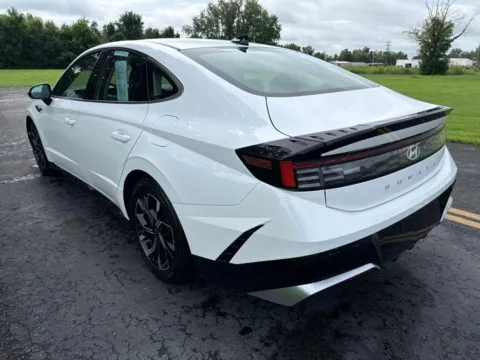 More photos of 2025 Hyundai Sonata SEL at Hometown Chevrolet, OH