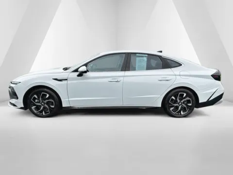More photos of 2025 Hyundai Sonata SEL at Hometown Chevrolet, OH