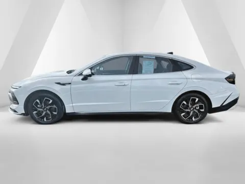 More photos of 2025 Hyundai Sonata SEL at Hometown Chevrolet, OH