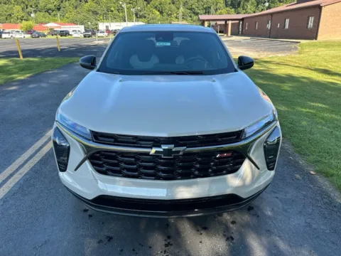 Photos of 2026 Chevrolet Trax 1RS for sale in Waverly, OH at Hometown Chevrolet