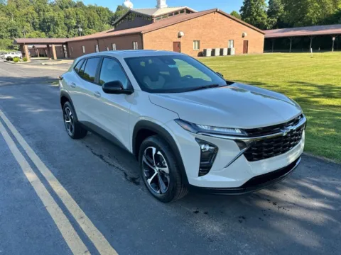 White 2026 Chevrolet Trax 1RS for sale in Waverly, OH