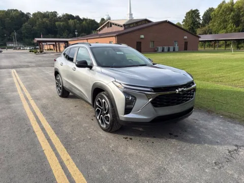 Gray 2026 Chevrolet Trax 2RS for sale in Waverly, OH