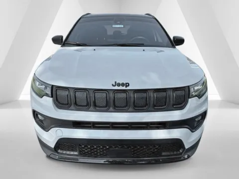 Photos of 2022 Jeep Compass Latitude for sale in Waverly, OH at Hometown Chevrolet
