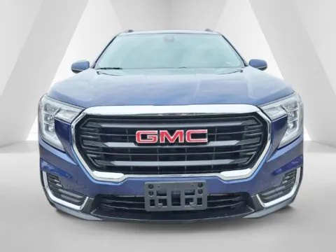 Photos of 2022 GMC Terrain SLE for sale in Waverly, OH at Hometown Chevrolet