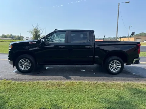 More photos of 2023 Chevrolet Silverado 1500 LT at Hometown Chevrolet, OH