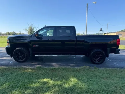 More photos of 2019 Chevrolet Silverado 2500 HD LT at Hometown Chevrolet, OH