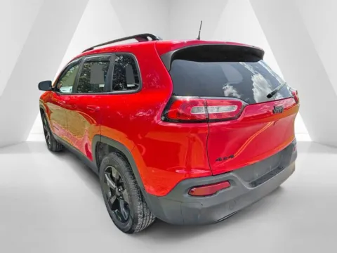 More photos of 2017 Jeep Cherokee Limited at Hometown Chevrolet, OH
