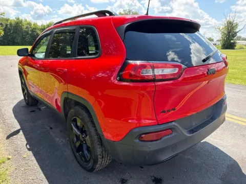 More photos of 2017 Jeep Cherokee Limited at Hometown Chevrolet, OH