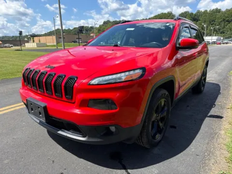 Another view of 2017 Jeep Cherokee Limited for sale in Waverly, OH at Hometown Chevrolet
