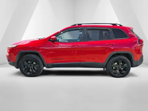 More photos of 2017 Jeep Cherokee Limited at Hometown Chevrolet, OH