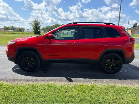More photos of 2017 Jeep Cherokee Limited at Hometown Chevrolet, OH