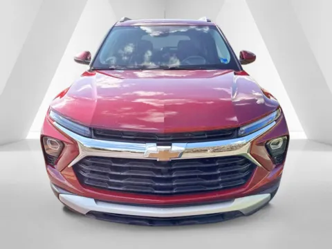 Photos of 2025 Chevrolet TrailBlazer LT for sale in Waverly, OH at Hometown Chevrolet