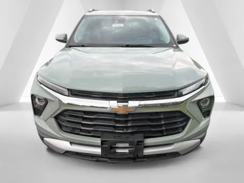 Photos of 2025 Chevrolet TrailBlazer LT for sale in Waverly, OH at Hometown Chevrolet