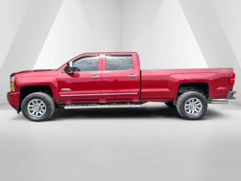 More photos of 2019 Chevrolet Silverado 3500 HD High Country at Hometown Chevrolet, OH