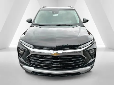 Photos of 2026 Chevrolet TrailBlazer LT for sale in Waverly, OH at Hometown Chevrolet