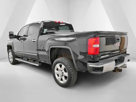 More photos of 2019 GMC Sierra 2500 HD SLT at Hometown Chevrolet, OH
