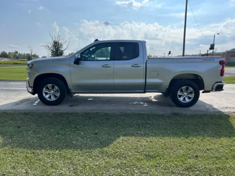 More photos of 2019 Chevrolet Silverado 1500 LT at Hometown Chevrolet, OH