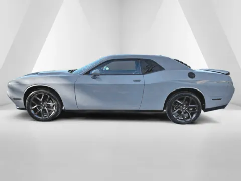 More photos of 2022 Dodge Challenger SXT at Hometown Chevrolet, OH
