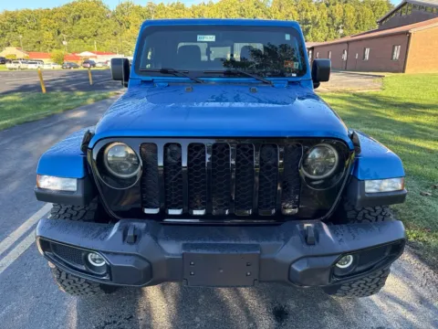 Another view of 2021 Jeep Gladiator Willys for sale in Waverly, OH at Hometown Chevrolet