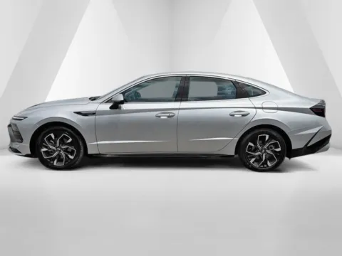 More photos of 2025 Hyundai Sonata SEL at Hometown Chevrolet, OH