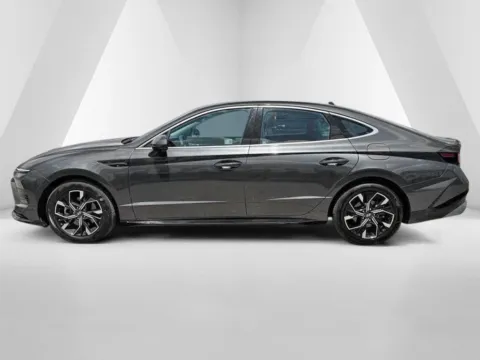 More photos of 2025 Hyundai Sonata SEL at Hometown Chevrolet, OH