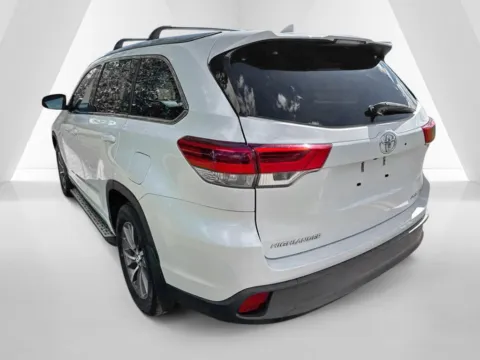 More photos of 2018 Toyota Highlander XLE at Hometown Chevrolet, OH