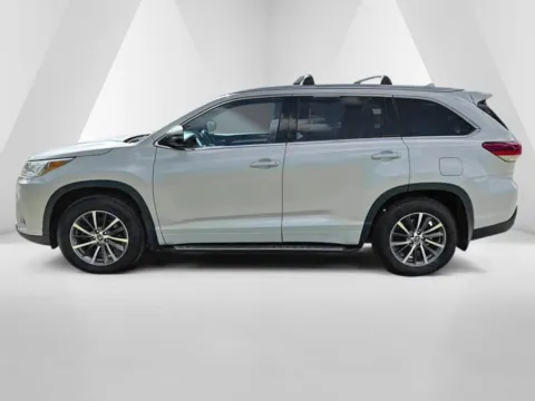 More photos of 2018 Toyota Highlander XLE at Hometown Chevrolet, OH