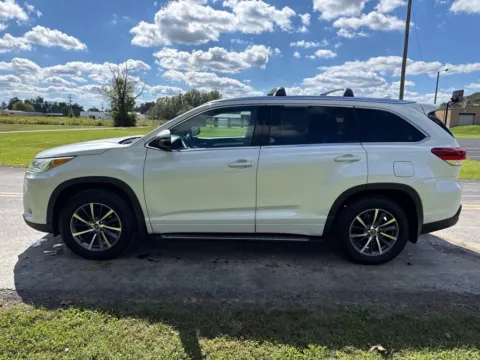 More photos of 2018 Toyota Highlander XLE at Hometown Chevrolet, OH