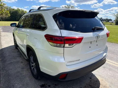 More photos of 2018 Toyota Highlander XLE at Hometown Chevrolet, OH