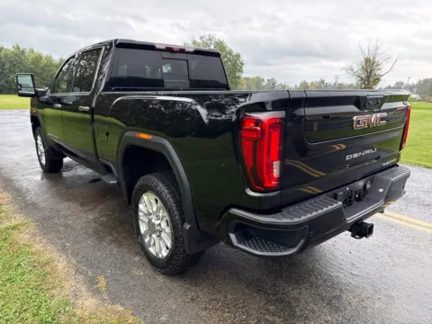 More photos of 2020 GMC Sierra 2500 HD Denali at Hometown Chevrolet, OH