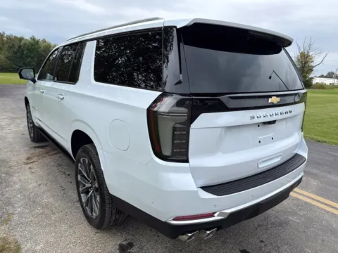 More photos of 2027 Chevrolet Suburban High Country at Hometown Chevrolet, OH