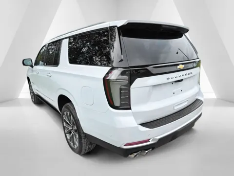 More photos of 2027 Chevrolet Suburban High Country at Hometown Chevrolet, OH