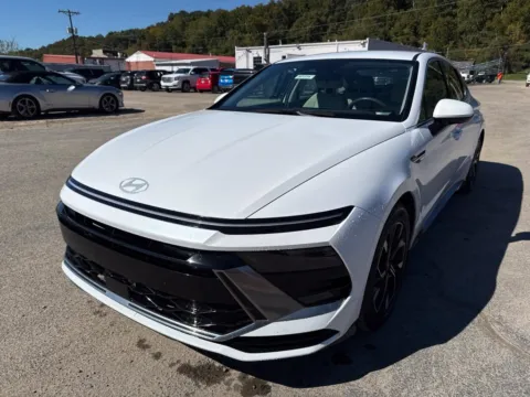 Another view of 2025 Hyundai Sonata SEL for sale in Waverly, OH at Hometown Chevrolet