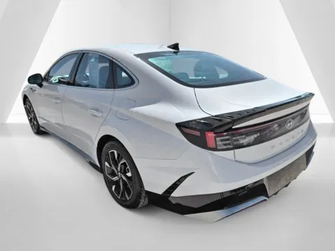 More photos of 2025 Hyundai Sonata SEL at Hometown Chevrolet, OH