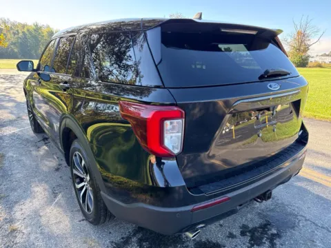 More photos of 2022 Ford Explorer ST-Line at Hometown Chevrolet, OH