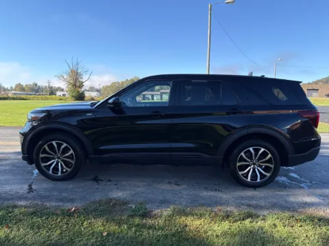 More photos of 2022 Ford Explorer ST-Line at Hometown Chevrolet, OH
