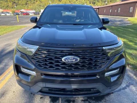 Photos of 2022 Ford Explorer ST-Line for sale in Waverly, OH at Hometown Chevrolet