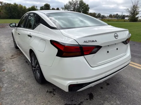 More photos of 2024 Nissan Altima 2.5 SV at Hometown Chevrolet, OH