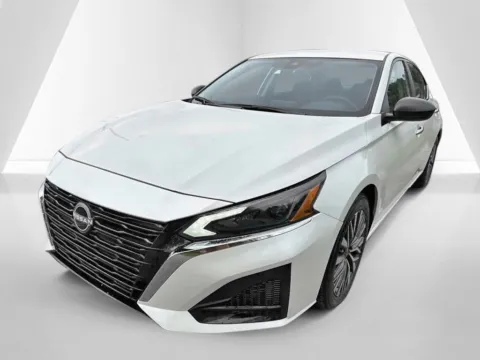 Another view of 2024 Nissan Altima 2.5 SV for sale in Waverly, OH at Hometown Chevrolet