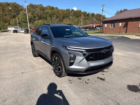 Gray 2026 Chevrolet Trax 2RS for sale in Waverly, OH