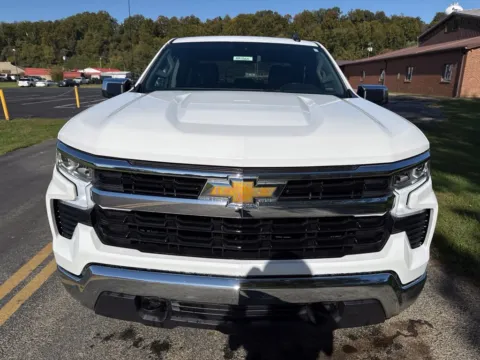 Photos of 2022 Chevrolet Silverado 1500 LT for sale in Waverly, OH at Hometown Chevrolet